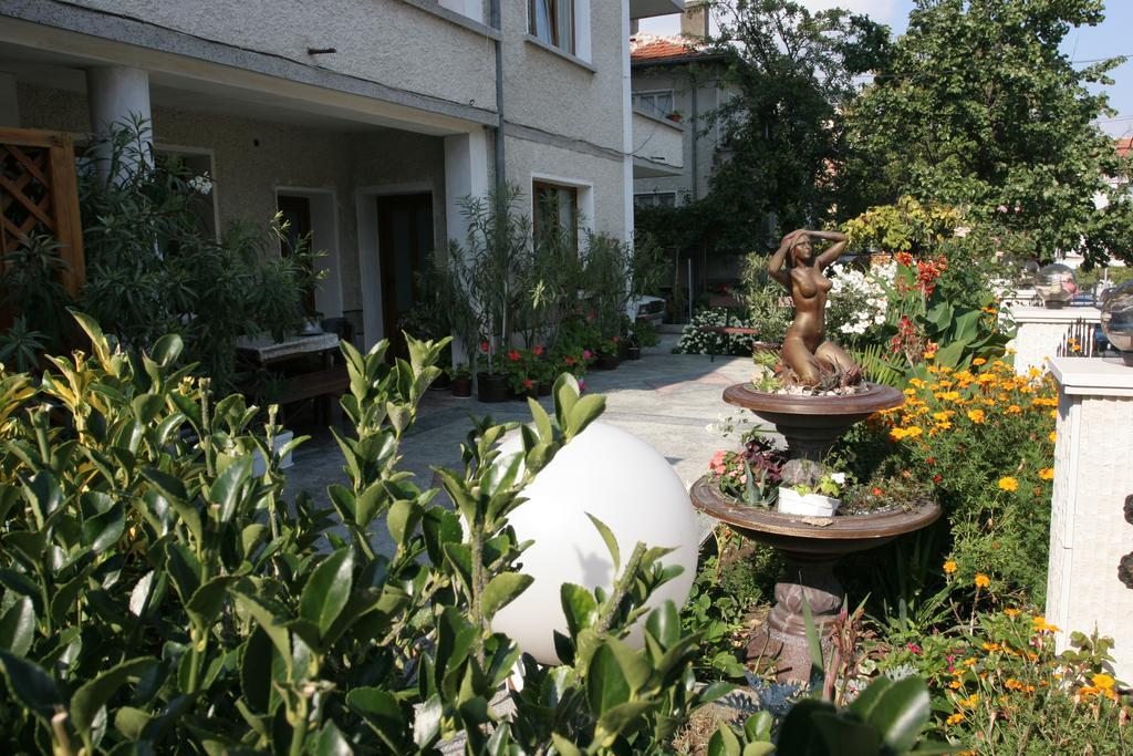 Guest House Lazur Obzor Exteriör bild