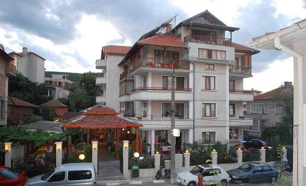 Guest House Lazur Obzor Exteriör bild